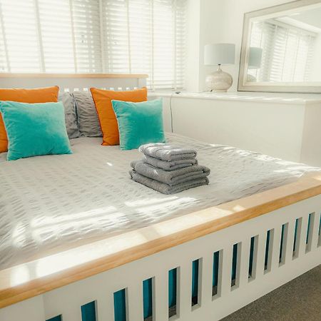 Super Duplex With Free Parking Apartment Plymouth Bagian luar foto