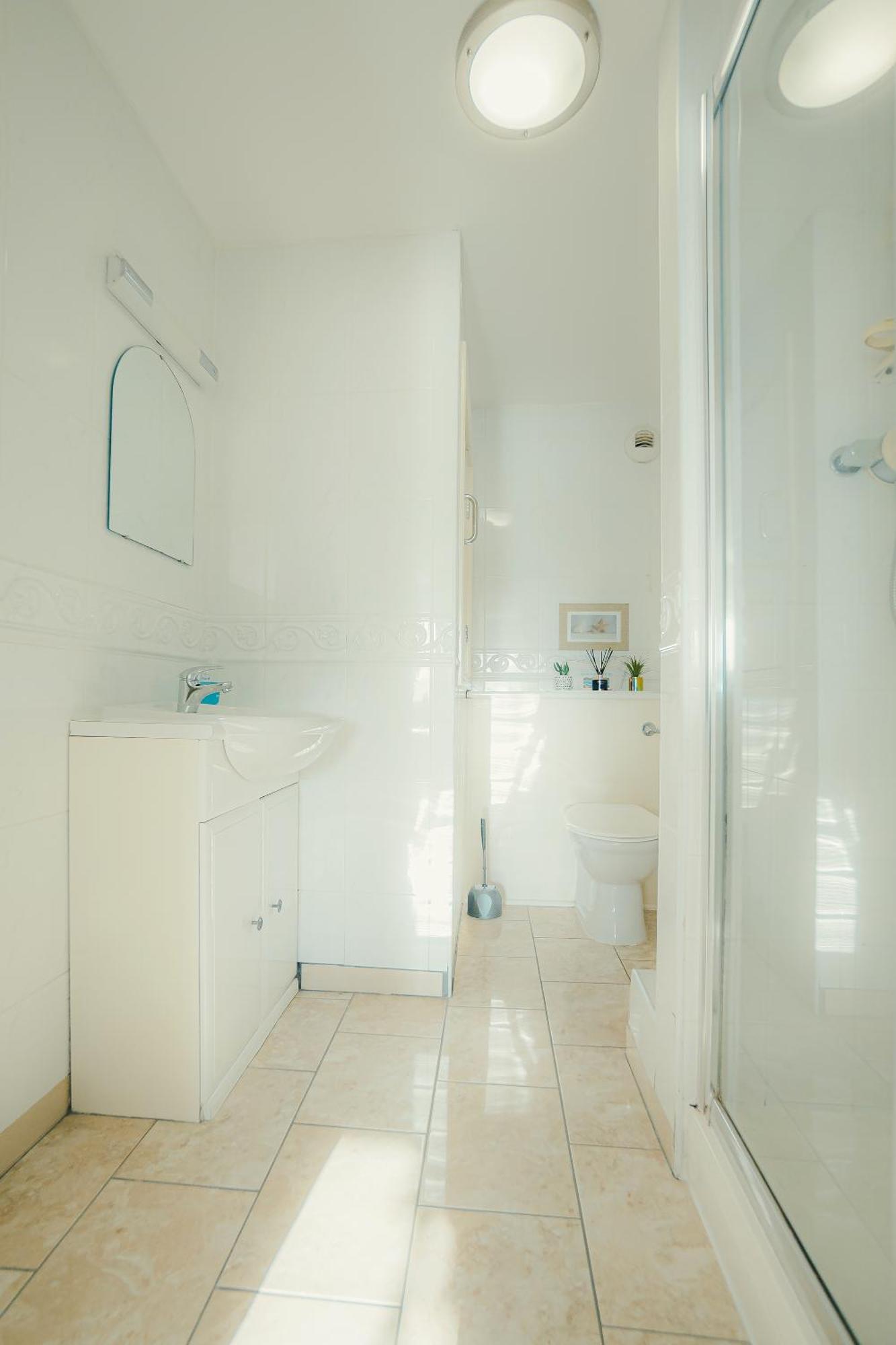 Super Duplex With Free Parking Apartment Plymouth Bagian luar foto